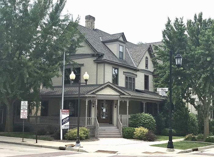 4447 - 100 S Main