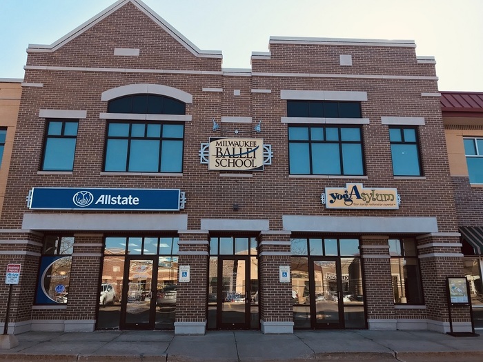 4458 - 3815 N Brookfield Rd